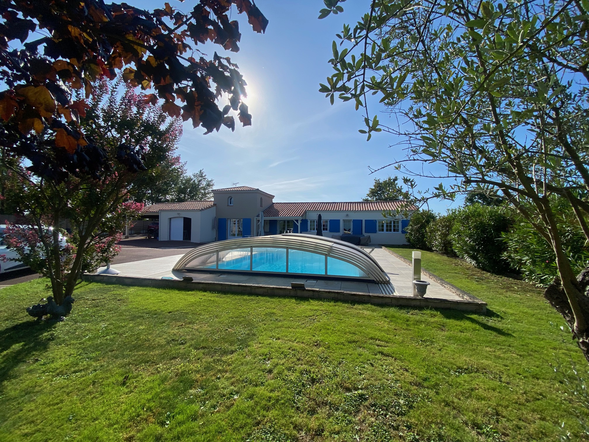 Magnifique maison 4 chambres avec piscine et terrain de 1141m2