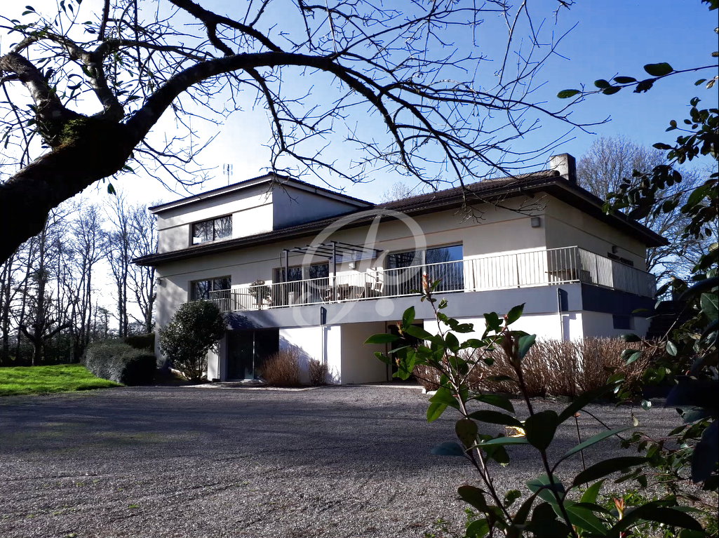 Grande Maison avec 13500m2 de terrain