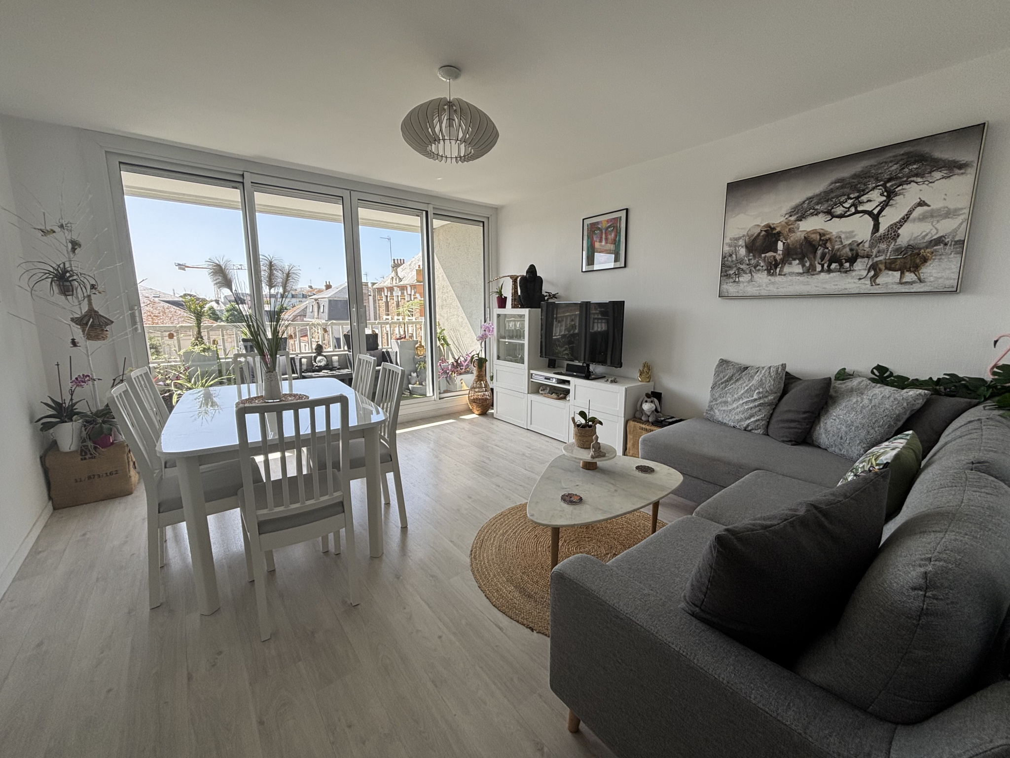APPARTEMENT - CENTRE VILLE - LES SABLES D'OLONNE