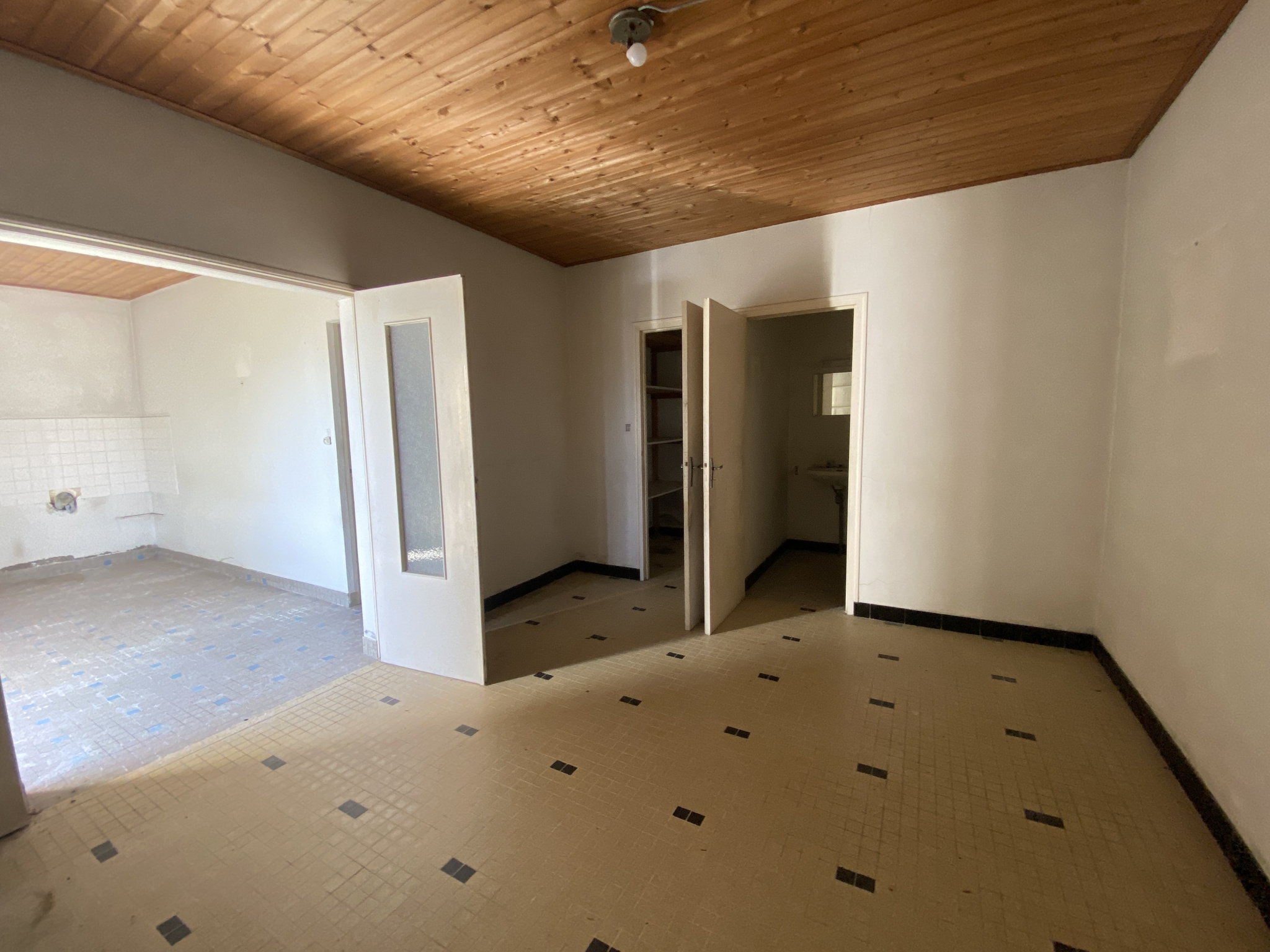 Ensemble immobilier Terrains, Maison, dépendances et grange