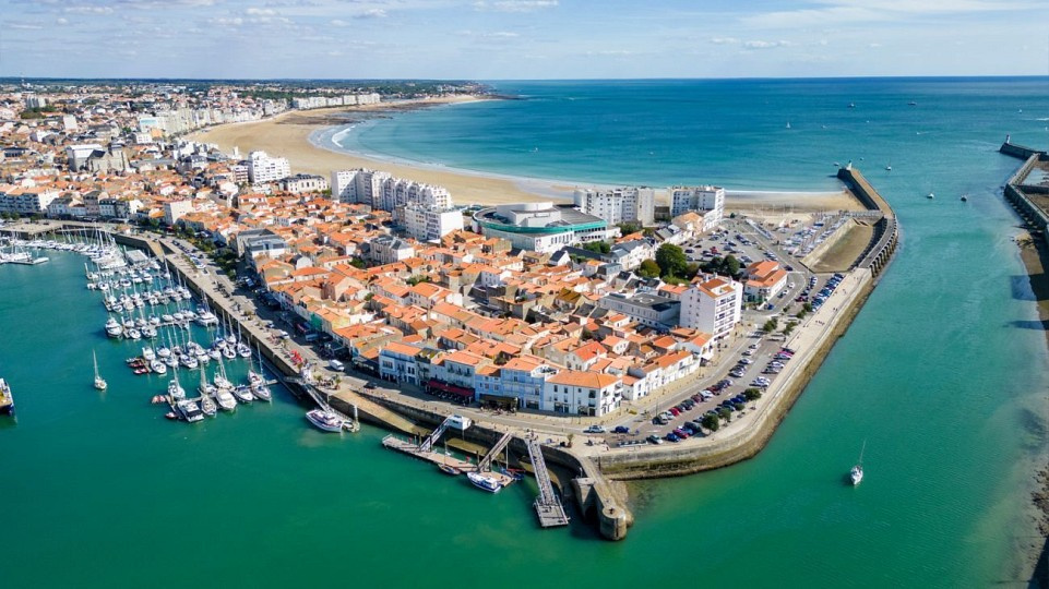 FOND DE COMMERCE RESTAURANT - EMPLACEMENT STRATEGIQUE - LES SABLES D'OLONNE