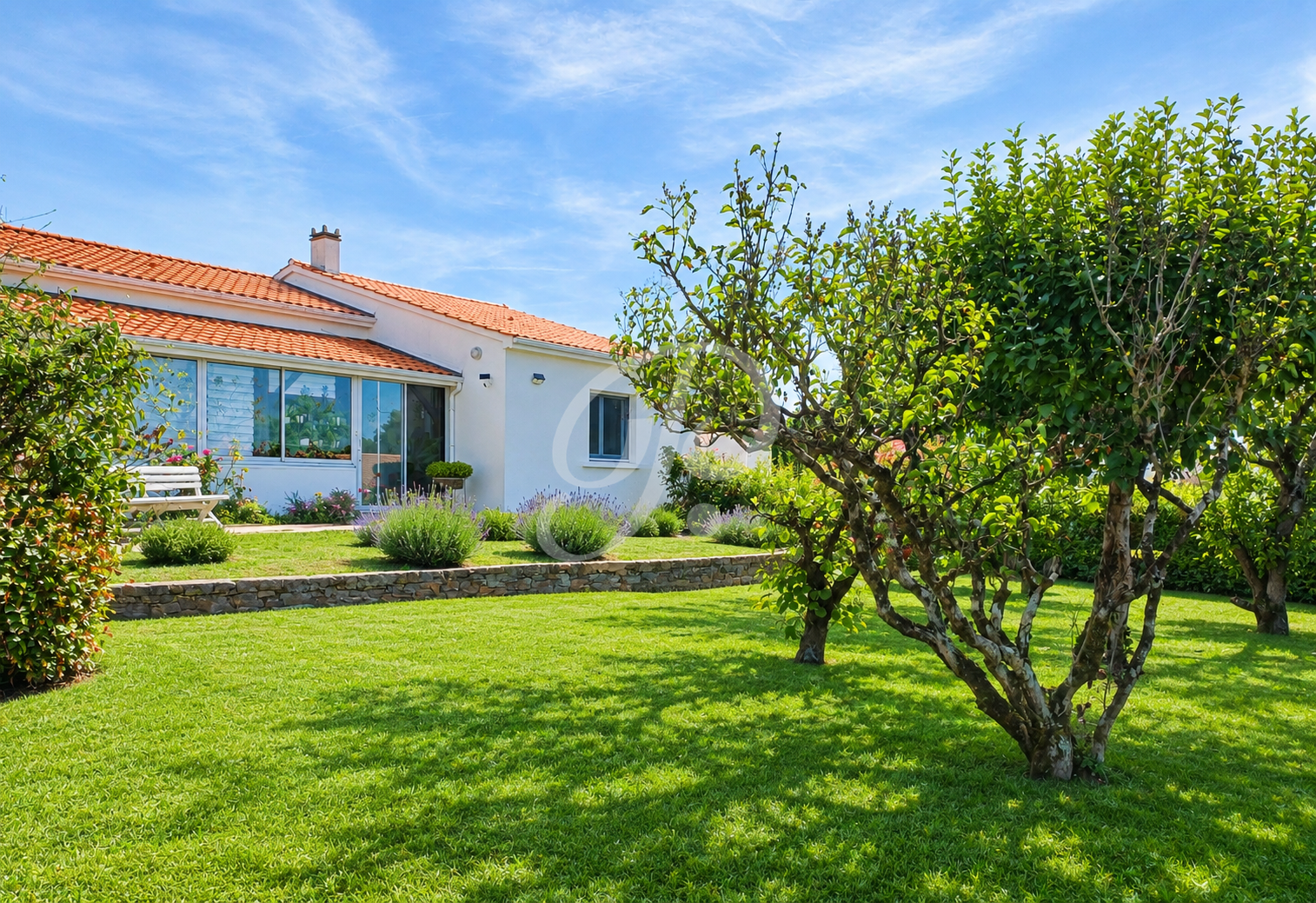 Maison 5p + dépendance sur + 1600m2 de terrain