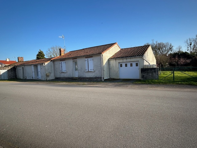 Maison de plain-pied avec terrain  à La Chapelle Hermier